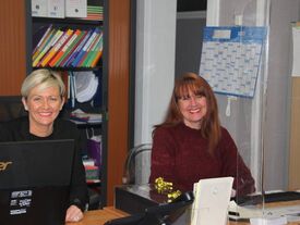 Flavie Ducrocq et Béatrice LOUIS, hôtesses d'accueil