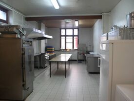 vue d'ensemble de la cuisine de la salle des fêtes